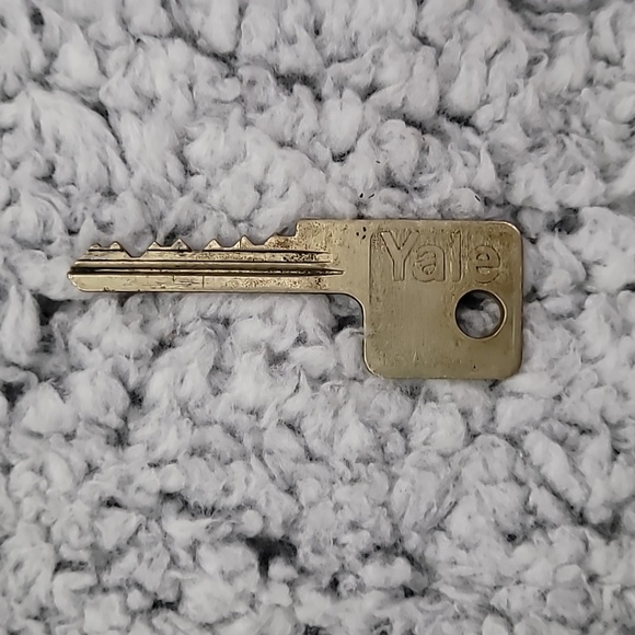 Vintage Yale Lock and Key Set - Picture 5 of 9